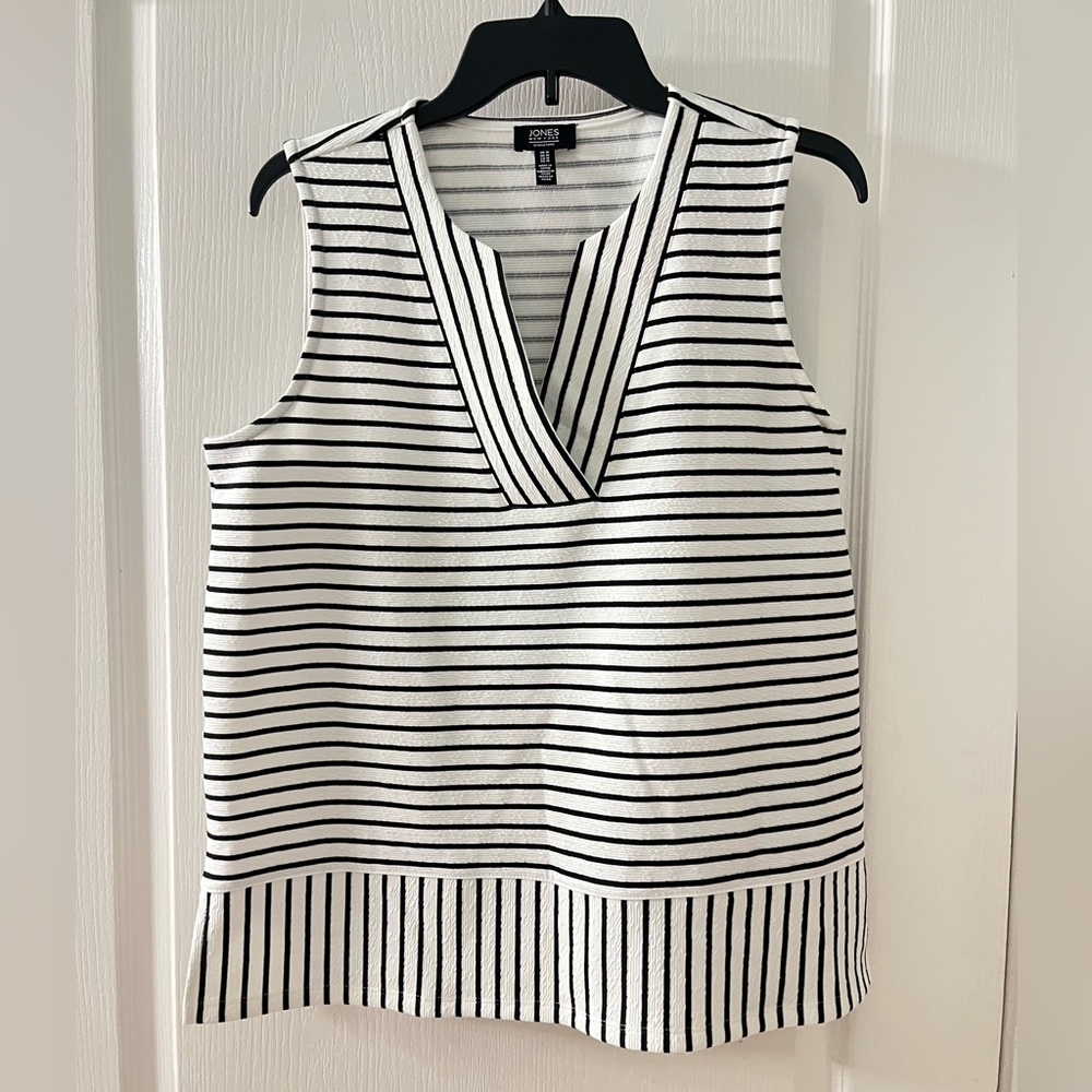 NWOT Jones New York Women’s Top Shirt